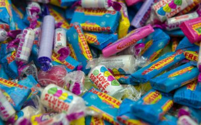 Candy Bar Zubehör: Die perfekte Ergän­zung für eine unver­gess­liche Süßigkeiten-Bar